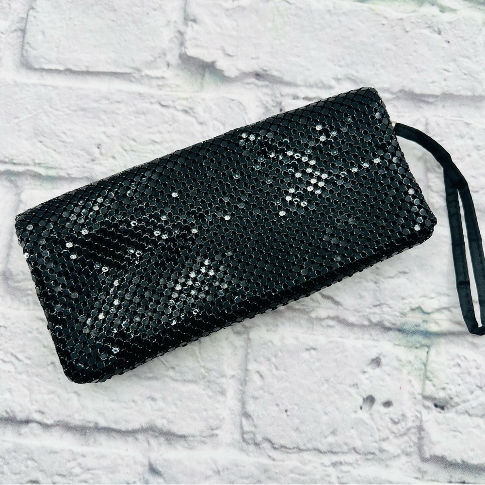 Bebe Shimmering Black Metalic Clutch Wrislet Bag Elegant Evening